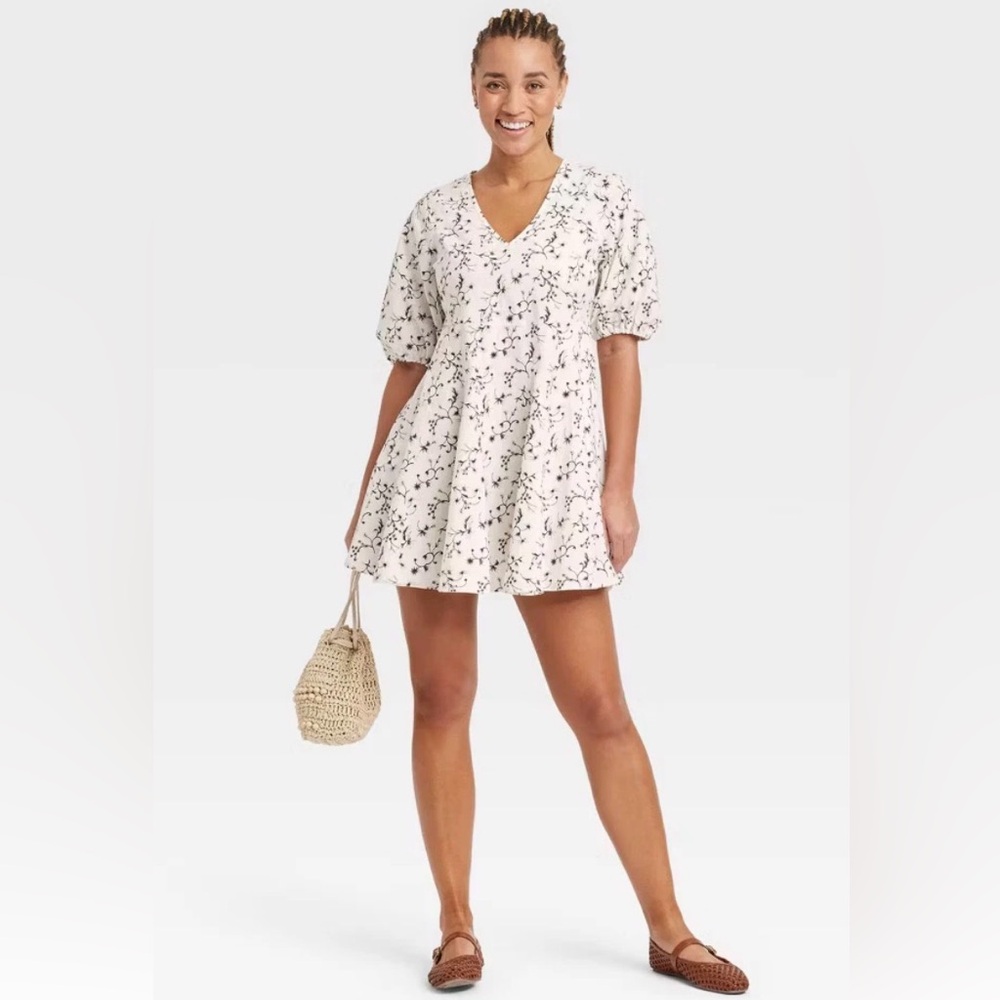Universal Thread Bell Elbow Sleeve
Mini Skater Floral Dress - NWT - Size S